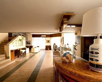 Hotel Scacciapensieri - Nettuno - Recepción