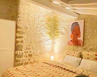 Cocon à Deux Pas des Arènes - Charme & Confort - Nîmes - Chambre