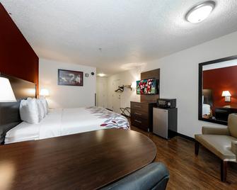 Red Roof Inn & Suites Savannah Airport - Pooler - Camera da letto