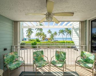 By the Beautiful Sea - Key West Beach Front Condo - w Pool Access - Key West - Parveke