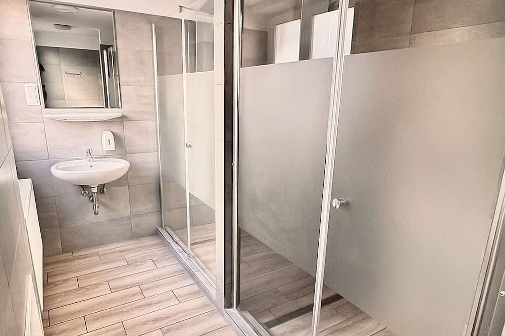 Dominik Panzio - Budapest - Bagno