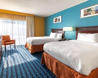 Chester Inn & Suites - Sharonville - Slaapkamer