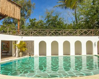 Merry Crab Cove Beach Resort - Watamu - Pool