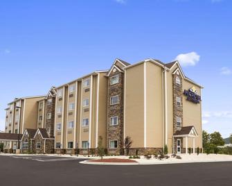 Microtel Inn & Suites by Wyndham Lynchburg - Lynchburg - Bygning