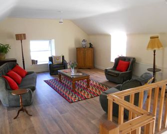 A Wonderful Peaceful Safe Location with History & Heritage in Royal Co Meath.. - Dunsany - Sala de estar