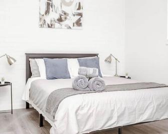 Newly Renovated(6a) Osu/Expocenter Near Everything! - Columbus - Bedroom