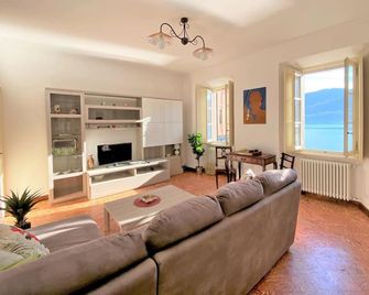 Villino De Wels Aparment in Tremezzo - Tremezzina - Wohnzimmer