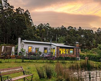 Naivasha Cottage - Deloraine - Building