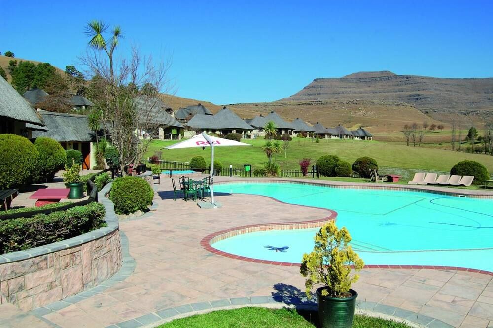 Gooderson Leisure Fairways Self Catering - Drakensberg Garden - Piscina