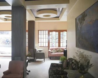 Pineridge Hotel Darjeeling - Darjeeling - Lobby