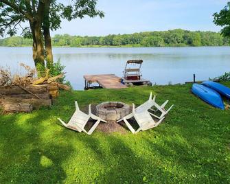 Paradise Found in Illinois - Mattoon - Patio