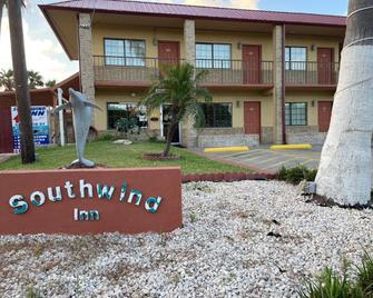 Southwind Inn - Port Isabel - Building