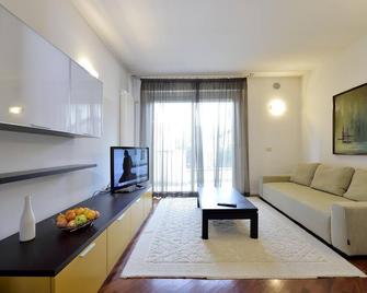 Esedra in Cattolica With 2 Bedrooms and 1 Bathrooms - Cattolica - Living room