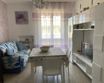 Viola - lido adriano - Lido Adriano