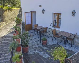 Old Bazaar 1790 - Gjirokastra - Patio