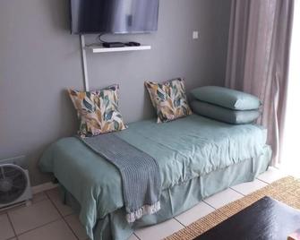 7 Diaz - Mossel Bay - Huiskamer