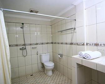 Dewa Bharata Bungalows Candidasa - Manggis - Bathroom