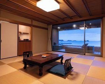 Iki Retreat by Onko Chishin, a Member of Design Hotels - Iki - Comedor