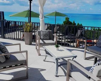 Trade Winds Hotel - Cedar Grove - Balcony