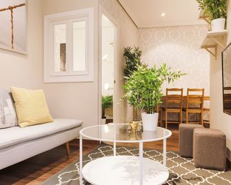 Unbeatable Sol Mayor Apt - Madrid - Salon