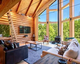 Tubing+Fishing | Waterfront Views @vacationloghome - North Bend - Sala de estar