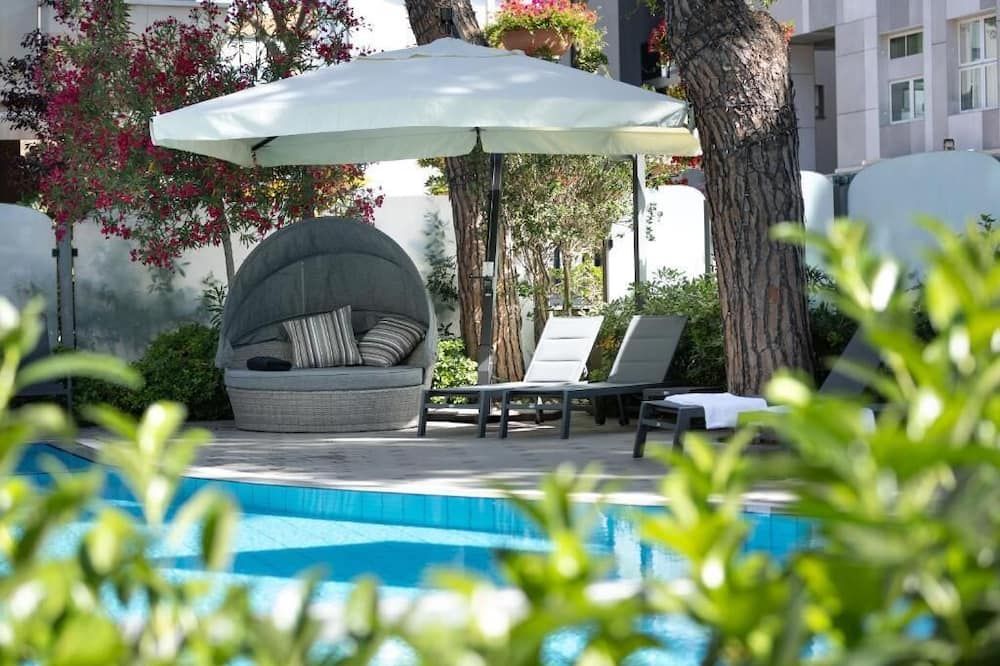 Hotel Adriatica con Piscina