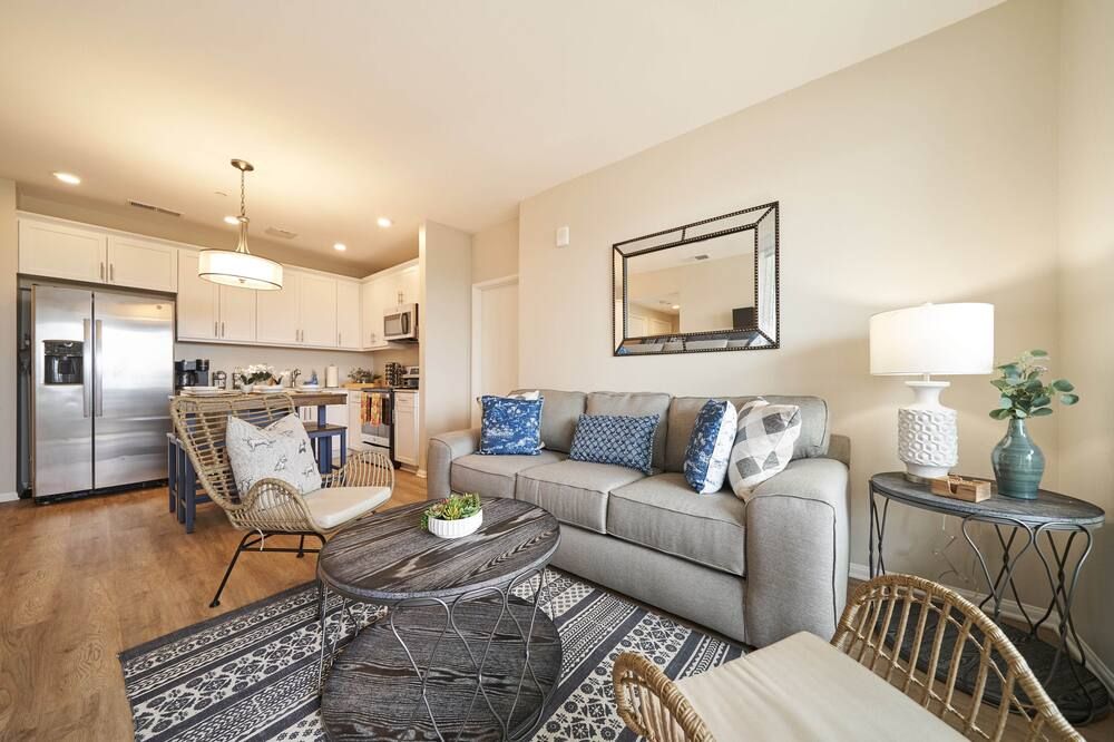Luxury 2bd 2ba, Brand New/Pets/Close To Everything/Boho+cozy Vibes - San Diego - Wohnzimmer
