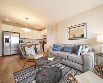 Luxury 2bd 2ba, Brand New/Pets/Close To Everything/Boho+cozy Vibes - San Diego - Wohnzimmer
