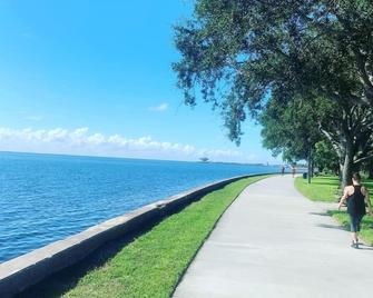 Pool & Close to dtwn w/2 Bikes - St. Petersburg - Pláž