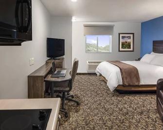 Bright & Inviting Space! Experience The Best of Avondale- Pool Access - Avondale - Habitación