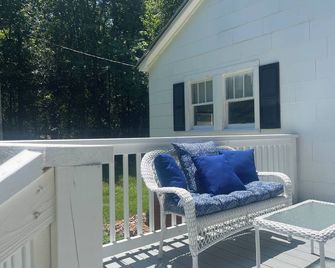 Historic Carriage House Minutes from Downtown Davidson - Davidson - Balcony