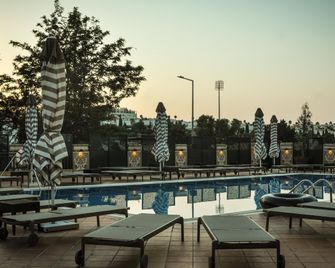 Holiday Inn Algarve Albufeira By IHG - אלבופרה - בריכה