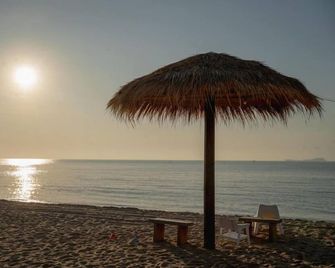 Bann Pae Cabana Hotel And Resort - Rayong - Strand