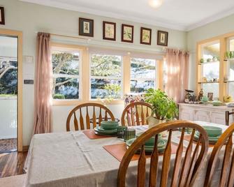 Secret Garden Cottage - Katoomba - Dining room
