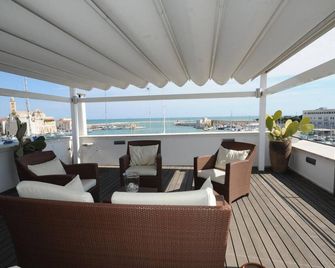B&B Suite Home Trani - Trani - Balcone