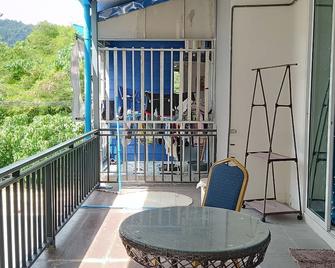 Mae Pon Hostel - Khao Lak - Balkon