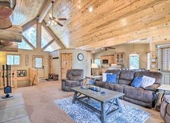 All-Encompassing Cabin with Fire Pit and Kayaks! - Duck Creek Village - Living room