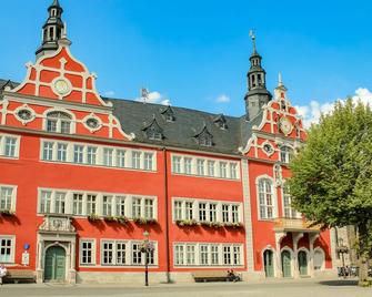 Apartment With 1 Bedroom, Kitchen And Parking Space - Arnstadt - Gebäude