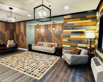 Blaine Town Inn & Suites - Blaine