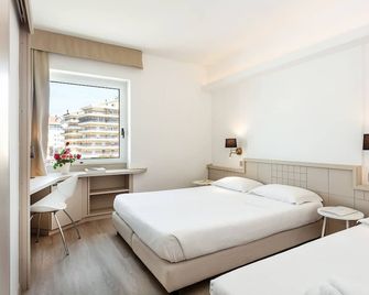 Hotel Carlo Felice - Sassari - Schlafzimmer