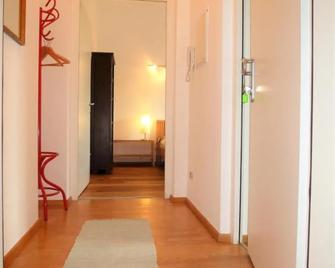 Lovely, central apartment with balcony - 因斯布魯克 - 走廊