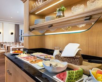 Flair Hotel Schwanen - Bad Bellingen - Buffet