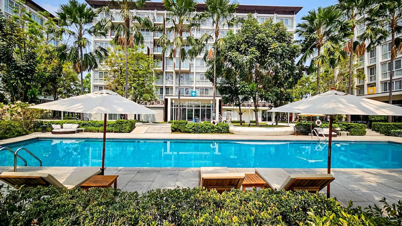 The Idle Hotel and Residence