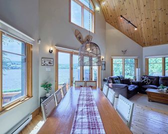 Grand Chêne | Private Spa & Lakefront - Pohénégamook - Salle à manger