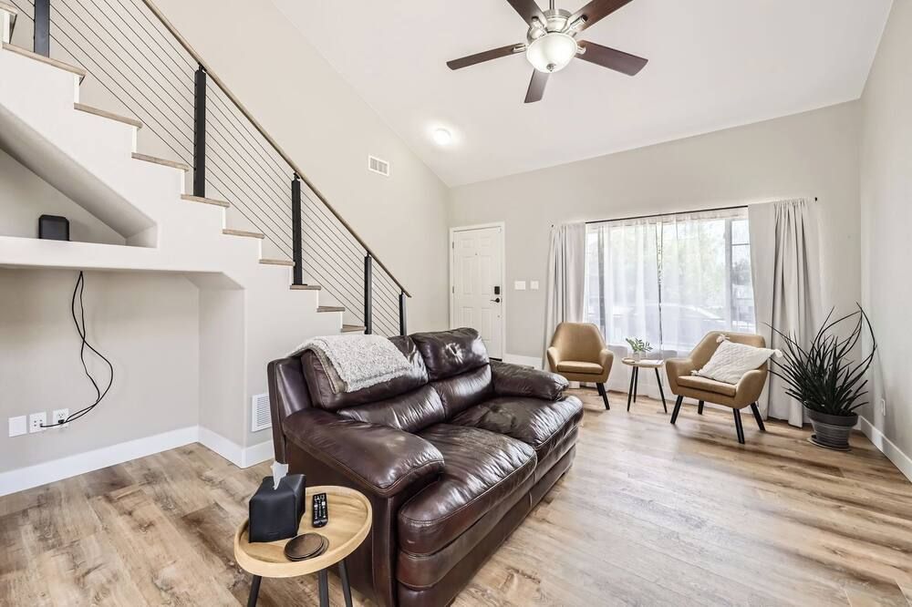 Relaxing Retreat Near Airport-Hot Tub-Fire Pit - دنفر (كولورادو) - غرفة معيشة