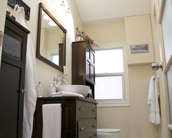 Charming Self-Contained Guest Cottage In Old Town Niagara On The Lake - Niagara-on-the-Lake - Koupelna