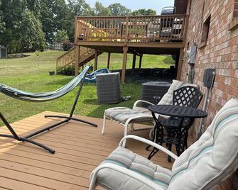 Shenandoah Orchids - Modern and Luxurious Vacation Rental - Luray - Innenhof