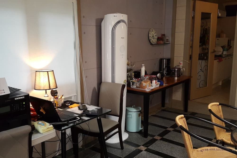 ريمنانت جيستهاوس - هوستل