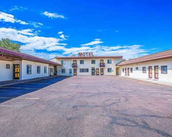 Love Hotels Silver Street By OYO At Hurley Wi - Hurley - Gebäude