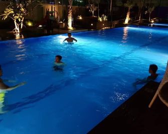 51st Floor Tallest Building In Cebu ! Horizons 101 - Thành phố Cebu - Bể bơi